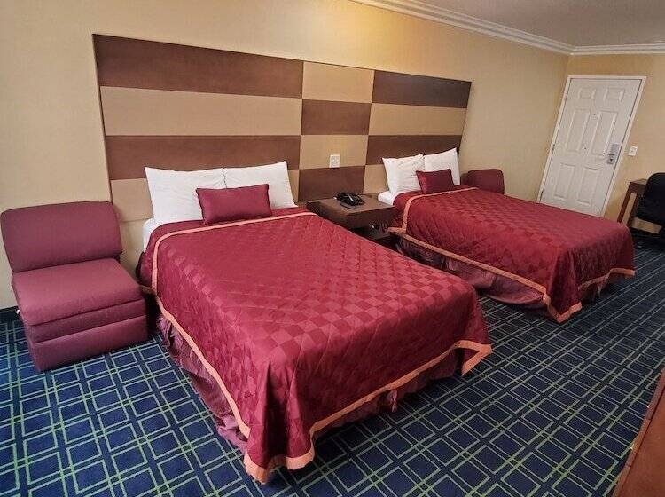 모텔 Delmonico Inn & Suites