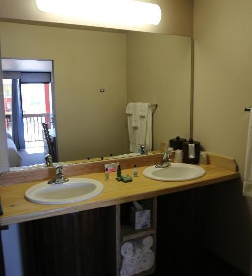 فندق على الطريق Deville