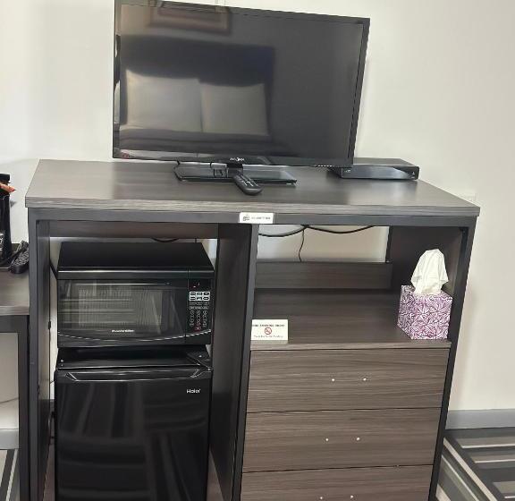 مُتل Relax Inn  Saginaw