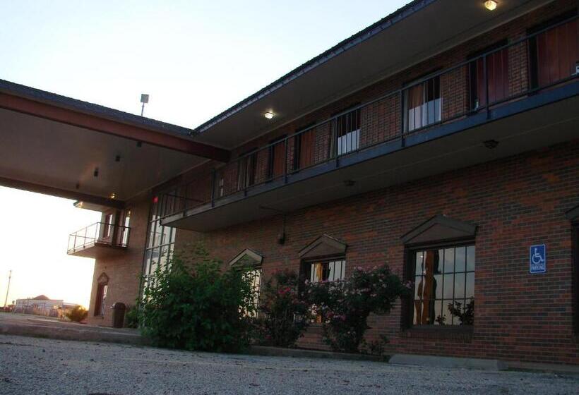Мотель The Lodge At Russell   Russell Inn