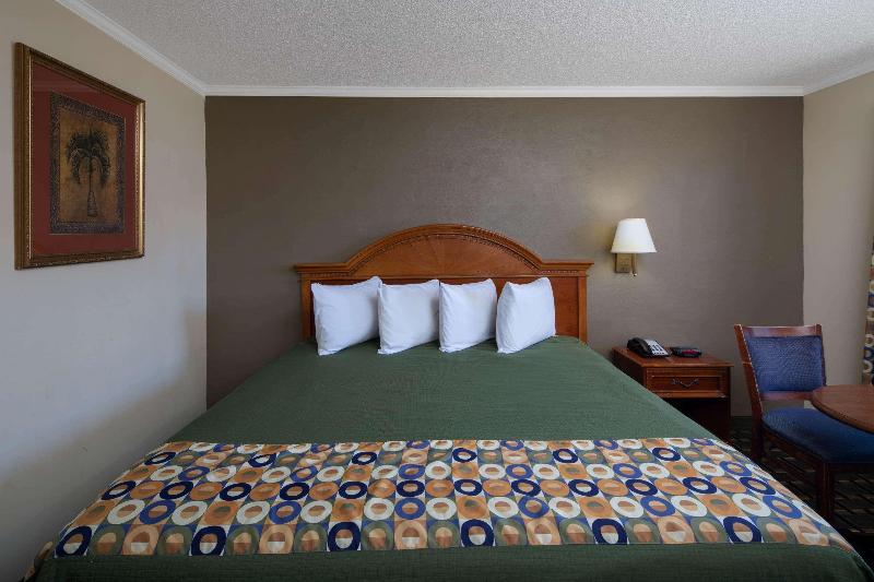Мотель Travelodge By Wyndham Orangeburg