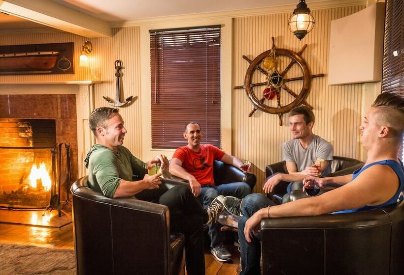 استراحتگاه Brass Key Guesthouse Adults Only