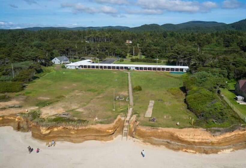 Tillicum Beach Motel   Formerly Deane S Oceanfront Lodge