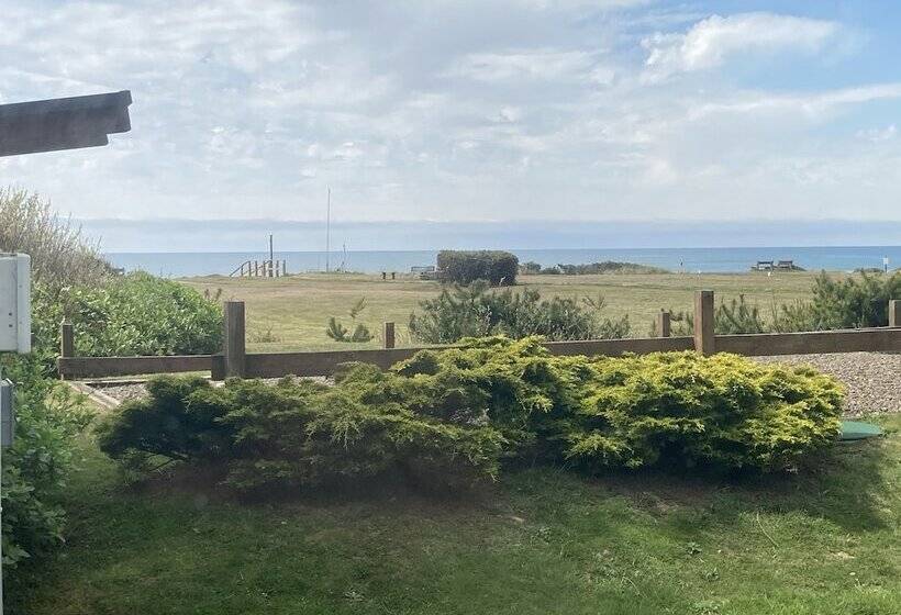 Tillicum Beach Motel   Formerly Deane S Oceanfront Lodge