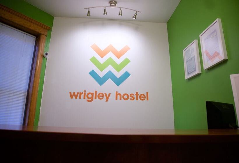 Wrigley Hostel   Chicago
