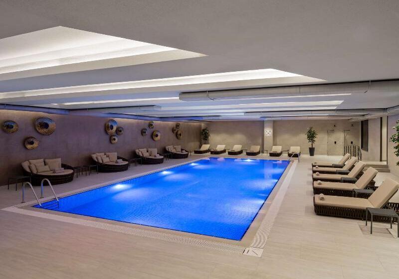 Otel Mövenpick Living Istanbul Saklivadi