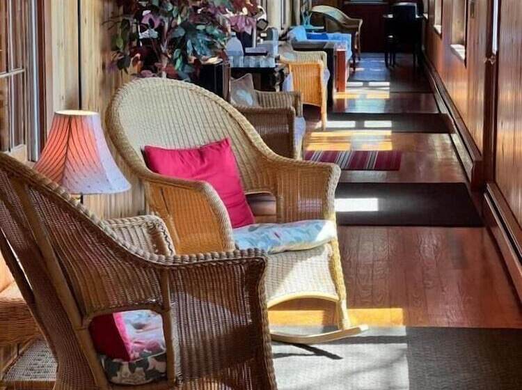 مبيت وإفطار Alamoosook Lakeside Inn Orland