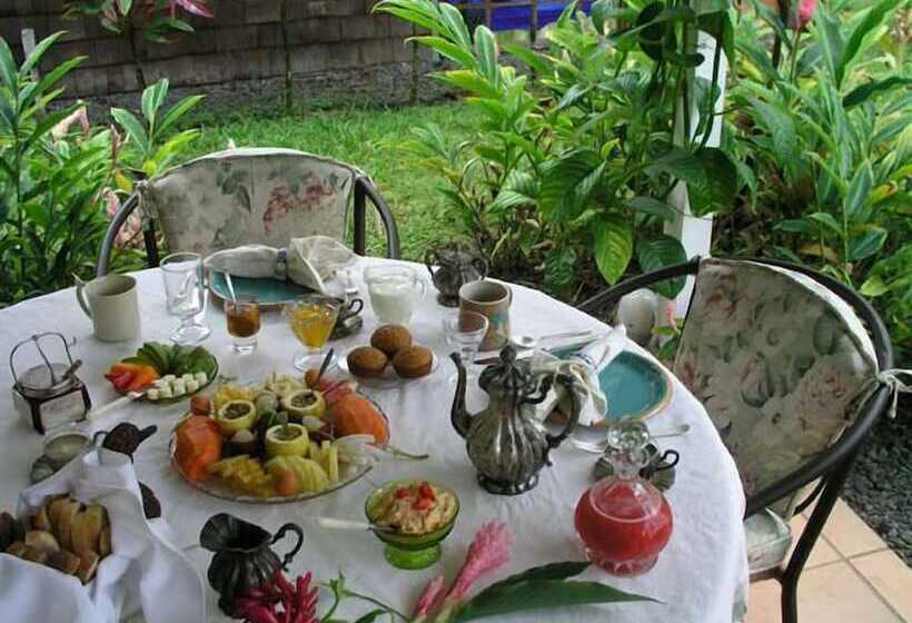 Bed and Breakfast Lava Tree Tropic Inn