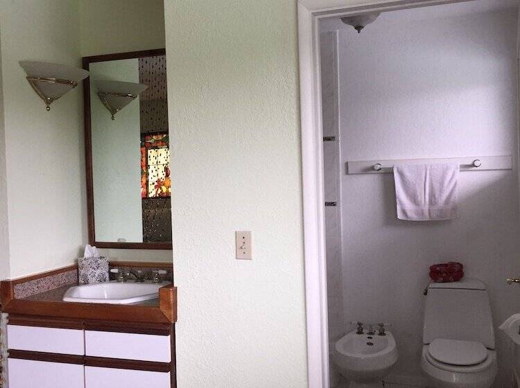 Bed and Breakfast Lava Tree Tropic Inn