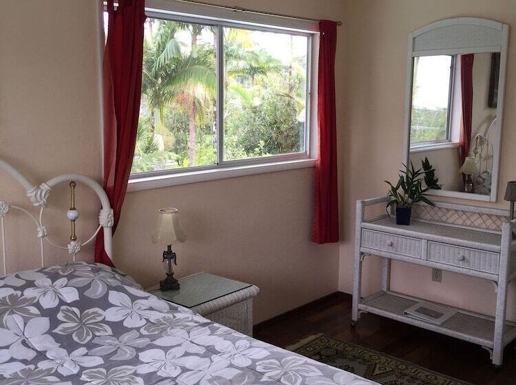 Bed and Breakfast Lava Tree Tropic Inn