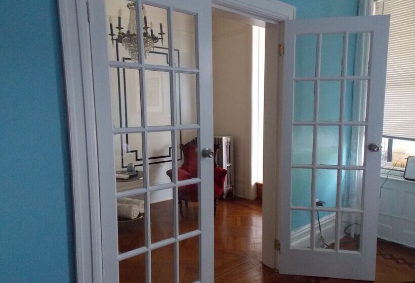 تختخواب و صبحانه Serenity At Home Guest House
