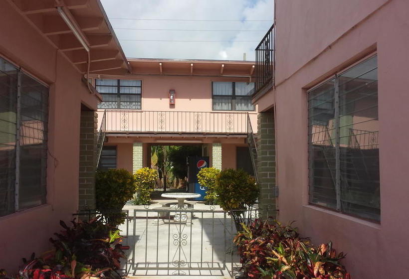 Helen Apartments & Motel