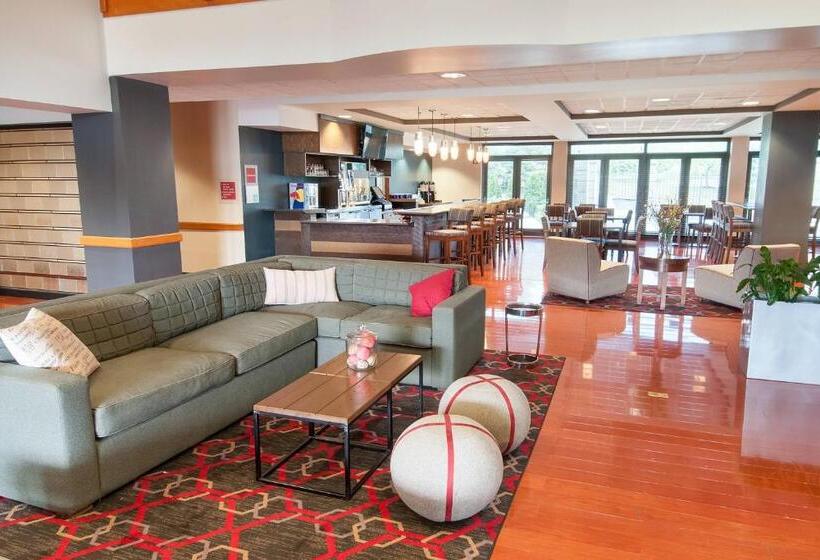 هتل Four Points By Sheraton Columbus Polaris