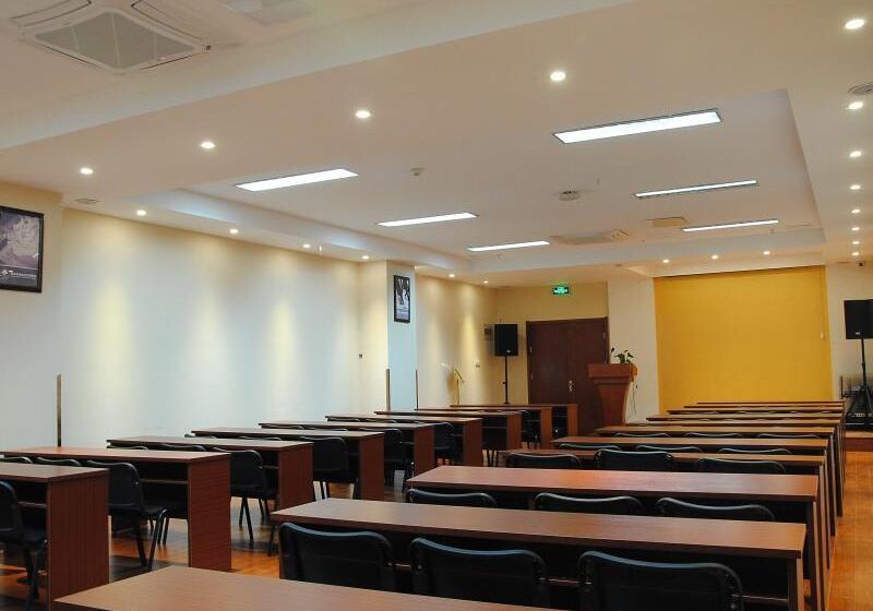 Отель Greentree Inn Anhui Hefei North Fuyang Road Luyang Industrial Park Express