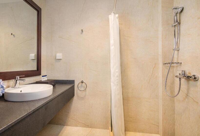 هتل High Mountain Resort Shangri La