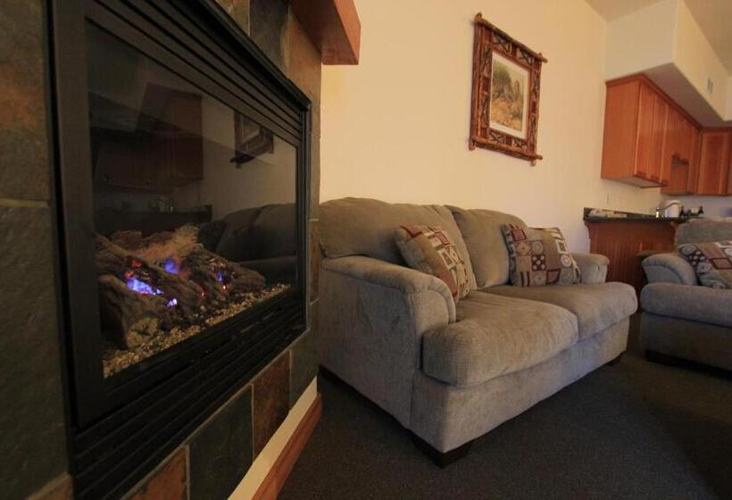 هتل Lodge At Sandpoint