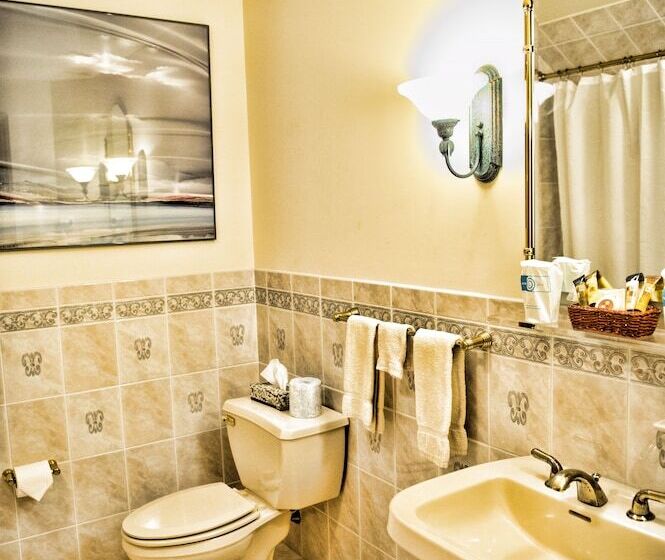 هتل The Gables At Stirling Guest
