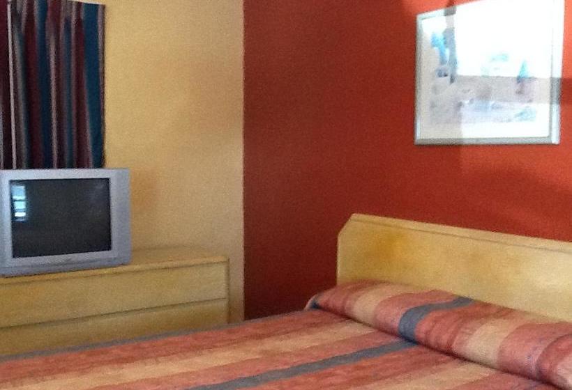 Мотель Deluxe Inn Sarasota