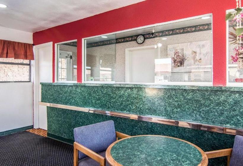 מוטל Rodeway Inn