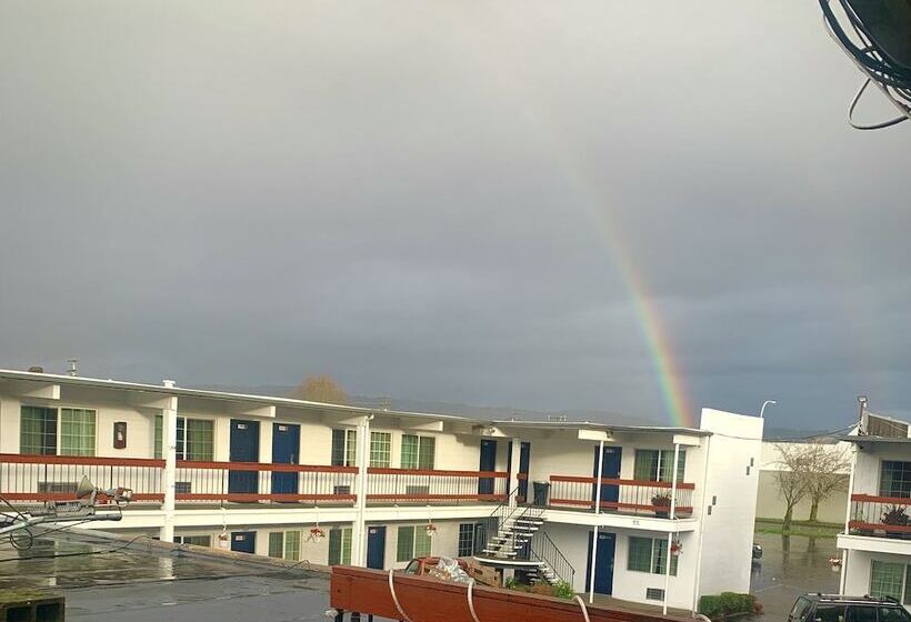 Мотель Travelers Inn