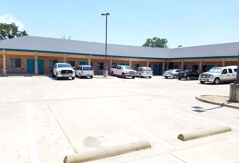 Quality One Motel