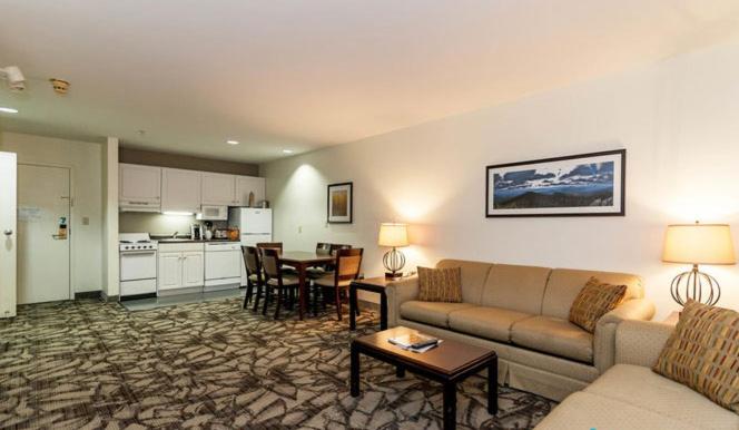استراحتگاه Grand Summit Hotel At Attitash