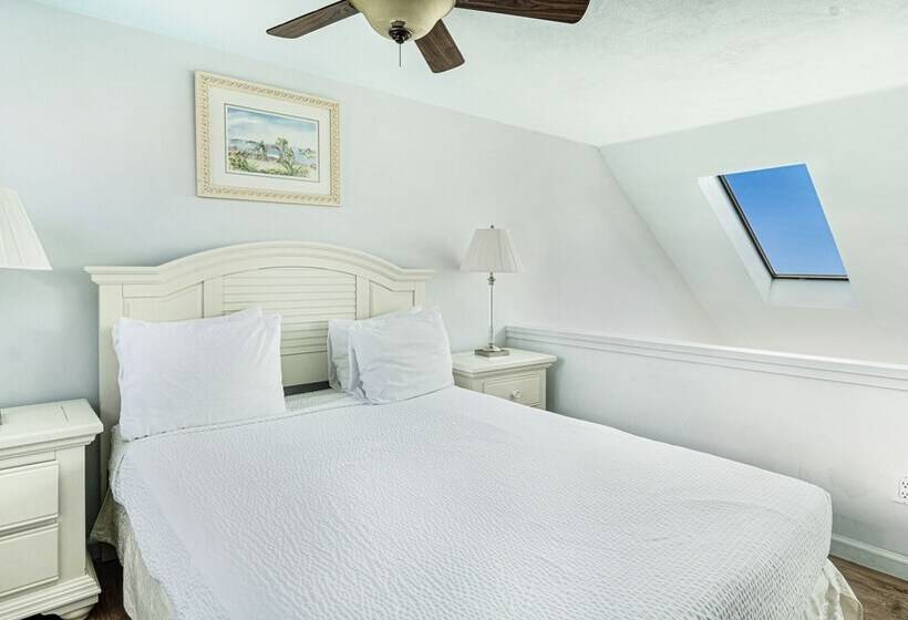 منتجع Windward Shores