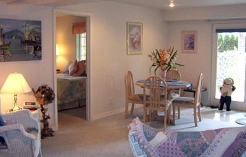 River Cove Elegant Waterfront Bed & Breakfast
