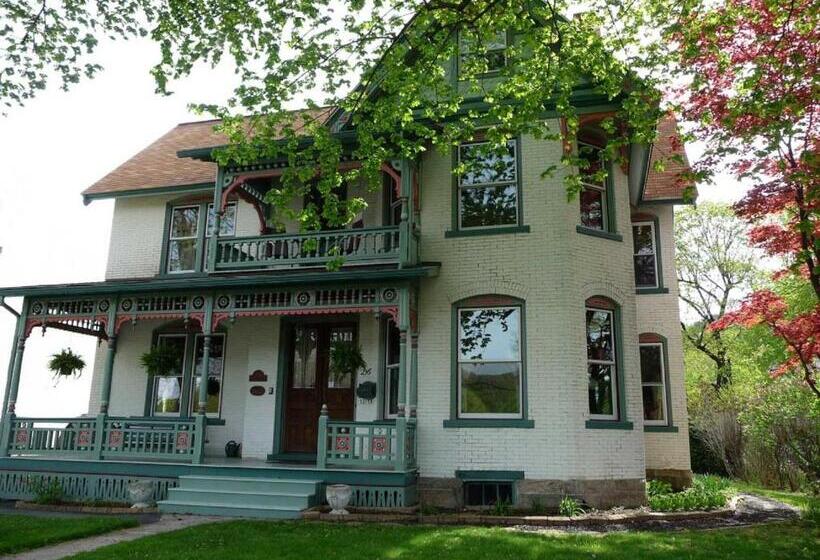 Victorian Loft Bed And Breakfast