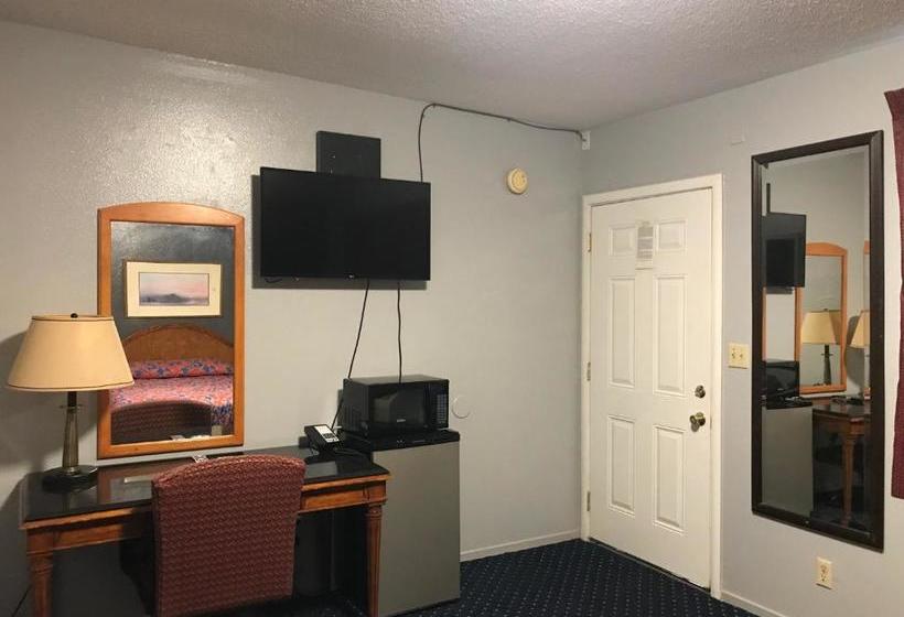 فندق على الطريق Travelers Inn