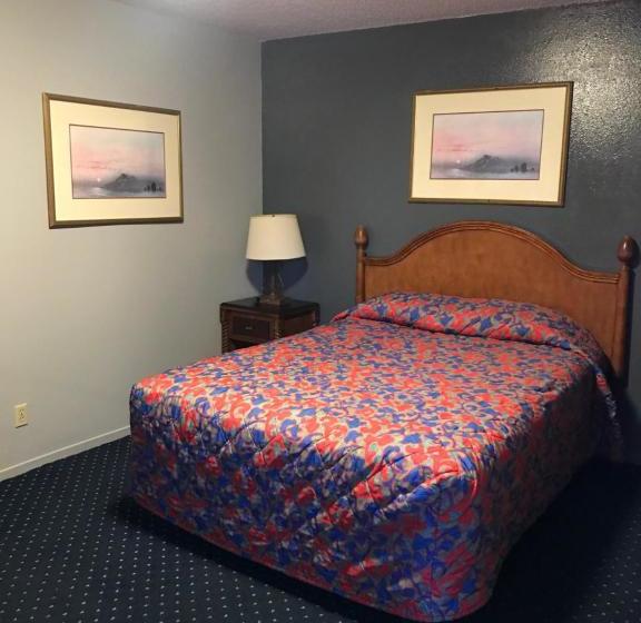 فندق على الطريق Travelers Inn