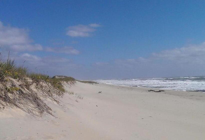 منتجع Windward Shores