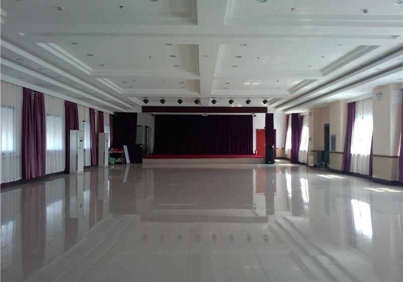 酒店 Greentree Inn Puyang Pushang Huanghe Road