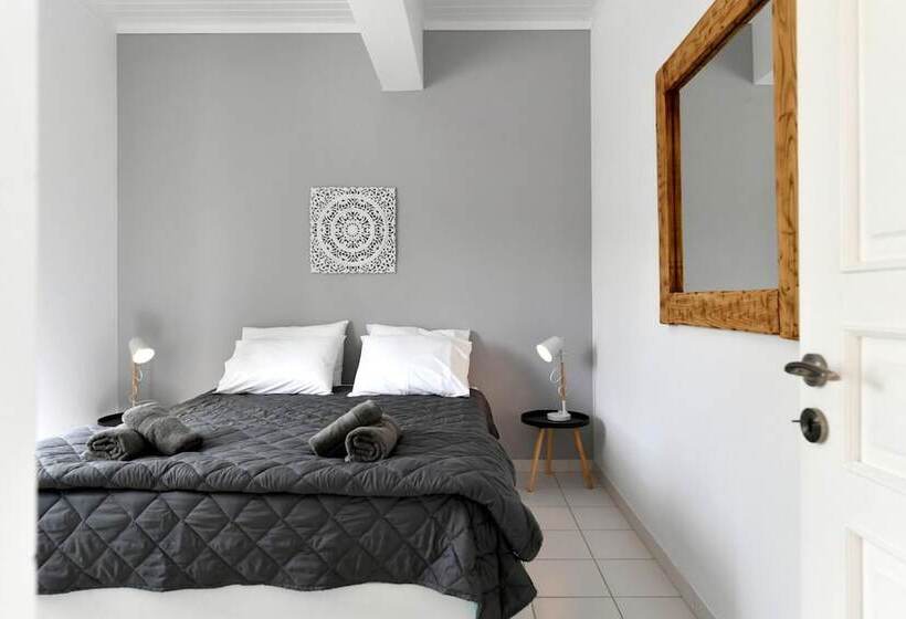 Anemolia Apartments With Pool