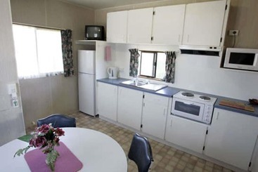 هتل Big4 Waters Edge Holiday Park