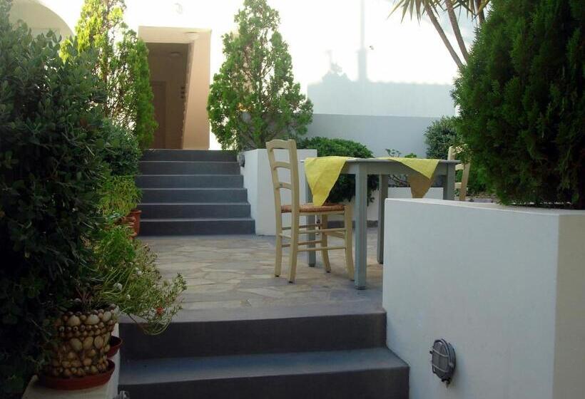 هتل Filoxenia Apartments
