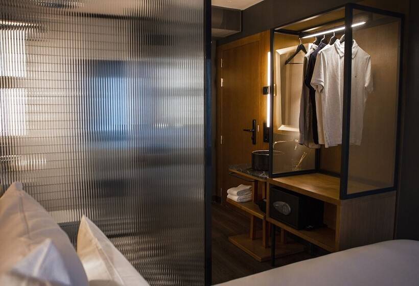 هتل Letoh Letoh Sevilla