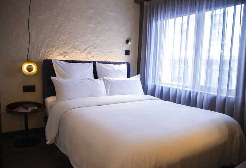 هتل Letoh Letoh Sevilla