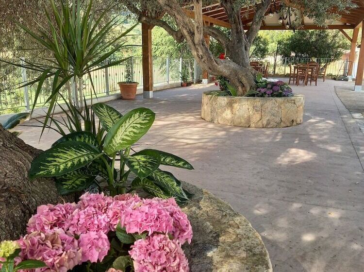 乡村酒店  Agriturismo E Camere Su Cuile Countryside Comfort Rooms