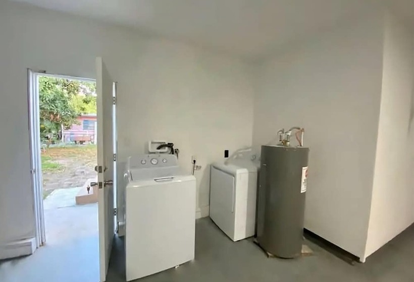 פנסיון Amazing House Relax Near Raymond Stadium