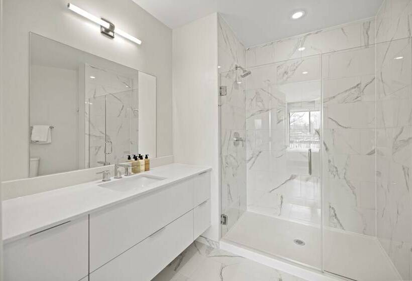 Placemakr Cathedral Heights