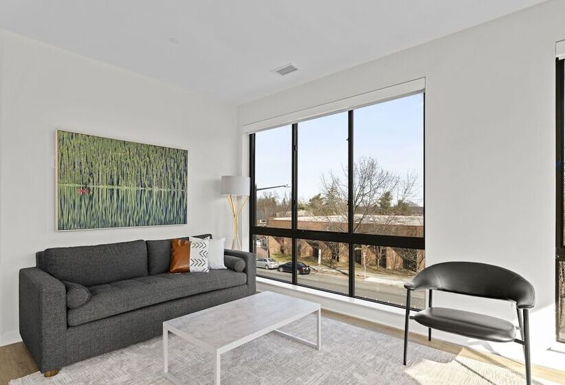 Placemakr Cathedral Heights