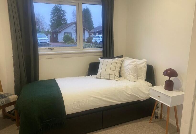 اقامتگاه Sleeps7 Parking Garden Patio
