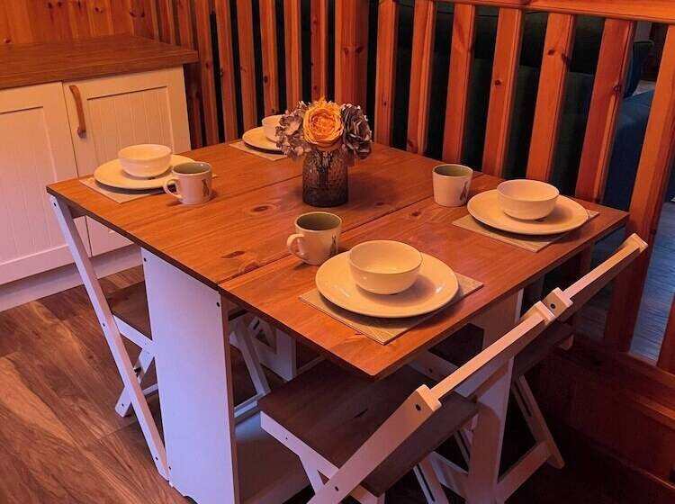11 Tan Y Coed Woodland Lodge
