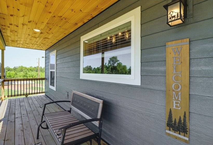 Arkansas Retreat W/ Deck, Fire Pit & Mtn Views!