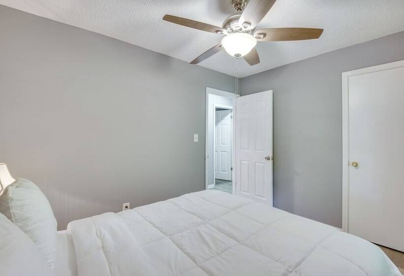 Athens Home W/ Deck   Near Sanford Stadium!