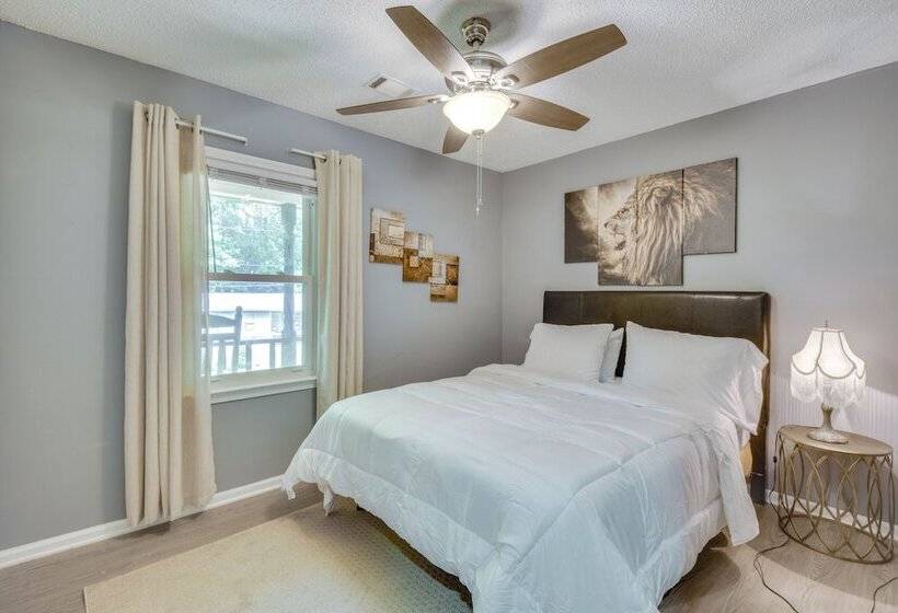 Athens Home W/ Deck   Near Sanford Stadium!