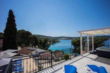 تختخواب و صبحانه Boutique Guesthouse Sveti Petar, On The Beach, Heated Pool & Boat Berth   Adult Only