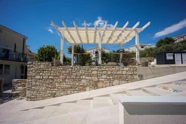 تختخواب و صبحانه Boutique Guesthouse Sveti Petar, On The Beach, Heated Pool & Boat Berth Adult Only