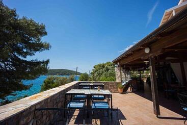 تختخواب و صبحانه Boutique Guesthouse Sveti Petar, On The Beach, Heated Pool & Boat Berth   Adult Only